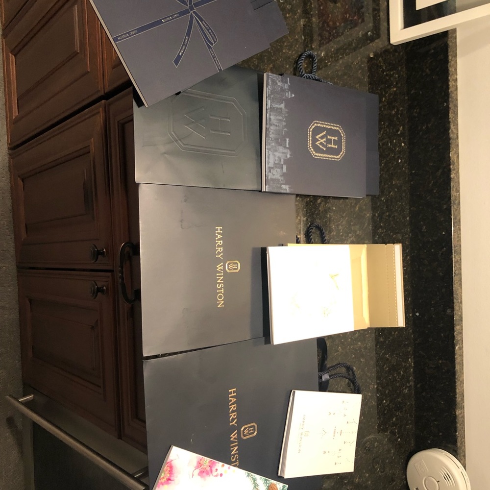 Set of 3 Harry Winston bags and 5 catalogs